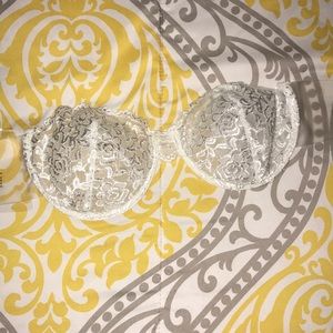 Backless strapless bra